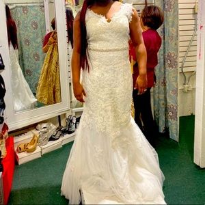 Ivory wedding gown